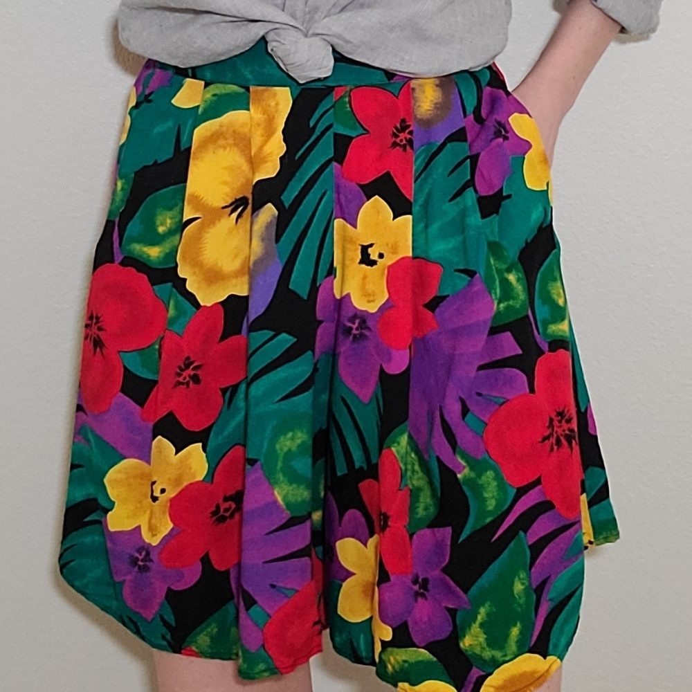 Vintage 90's Flowy Floral High Waist Shorts
